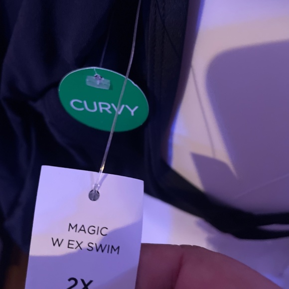 Woman’s embroidered plus size swim plus size 2X new with tag - Picture 4 of 4